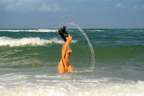 Maxico Nude Girl On Beach