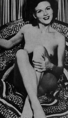Rue Mcclanahan Topless