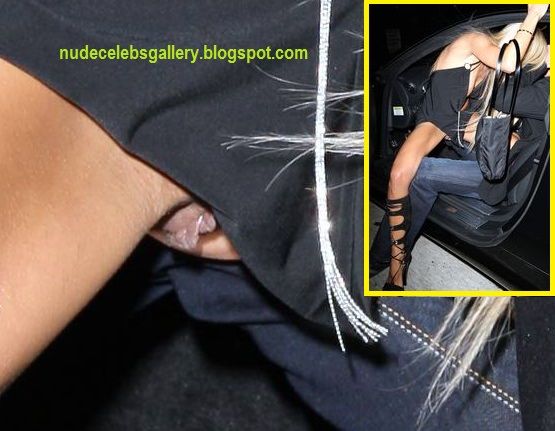 Upskirt Celebs Oops If this picture is your intelectual property (copyright...