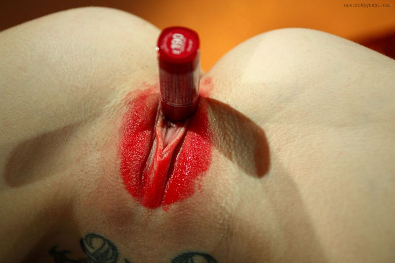 Lipstick On Pussy