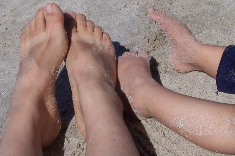 mom and daughter foot worship