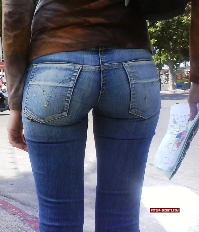 tight ass jeans cameltoes