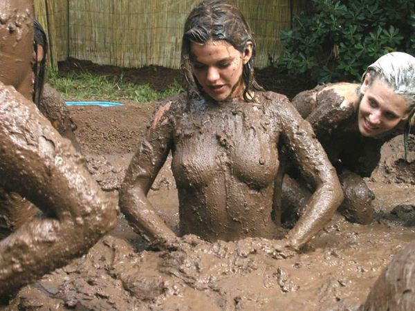 nadine jansen mud wrestling