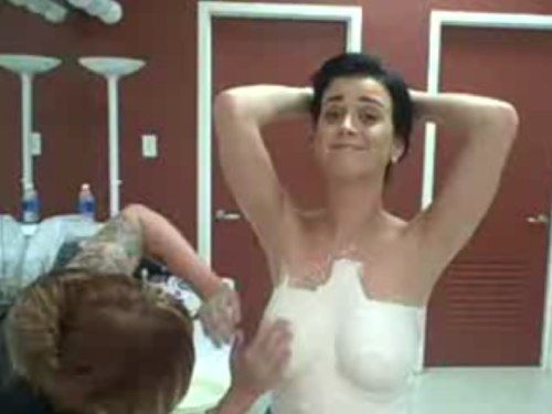 katy perry breast pops out