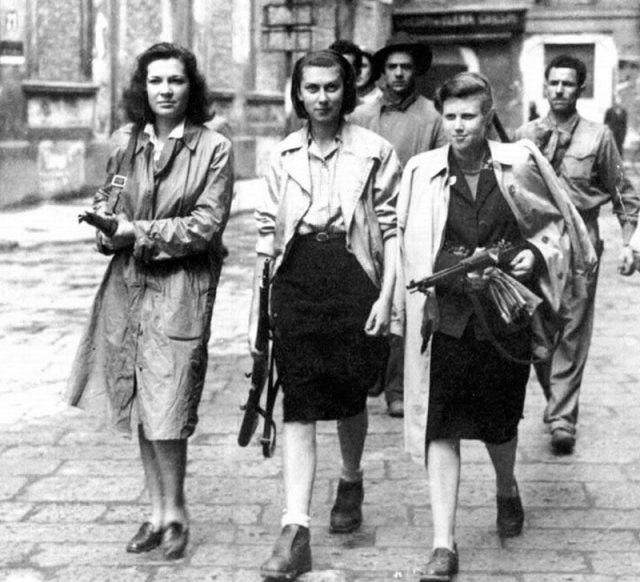 french women during ww2
