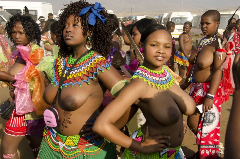 zulu girls bathing at river