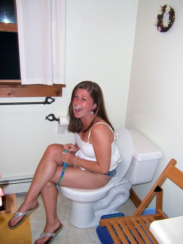 candid nude wife on toilet