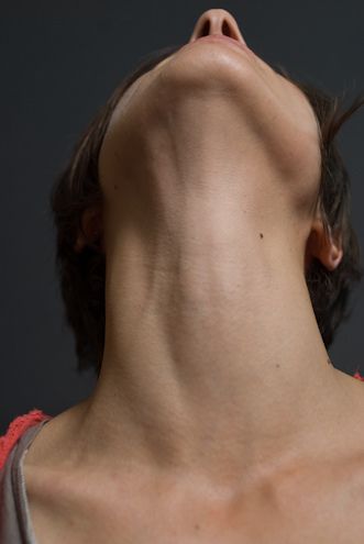 women neck veins neck adjustment