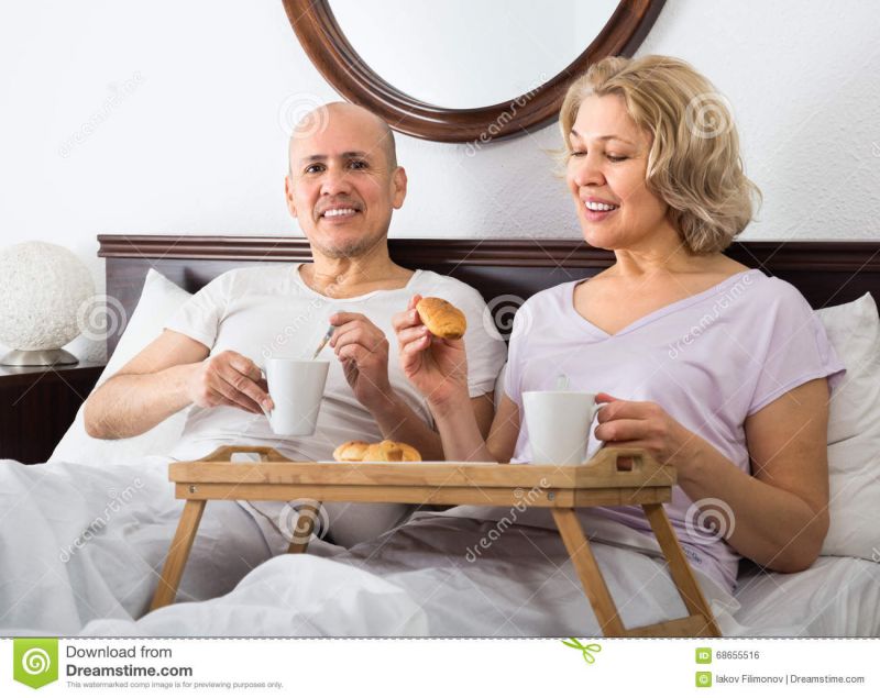 breakfast in bed for men