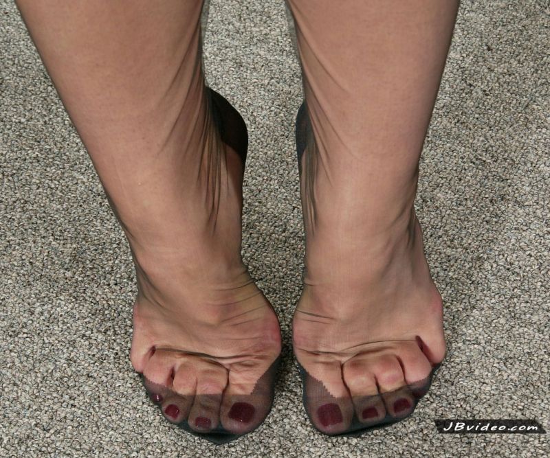 feet nylon toes fetish