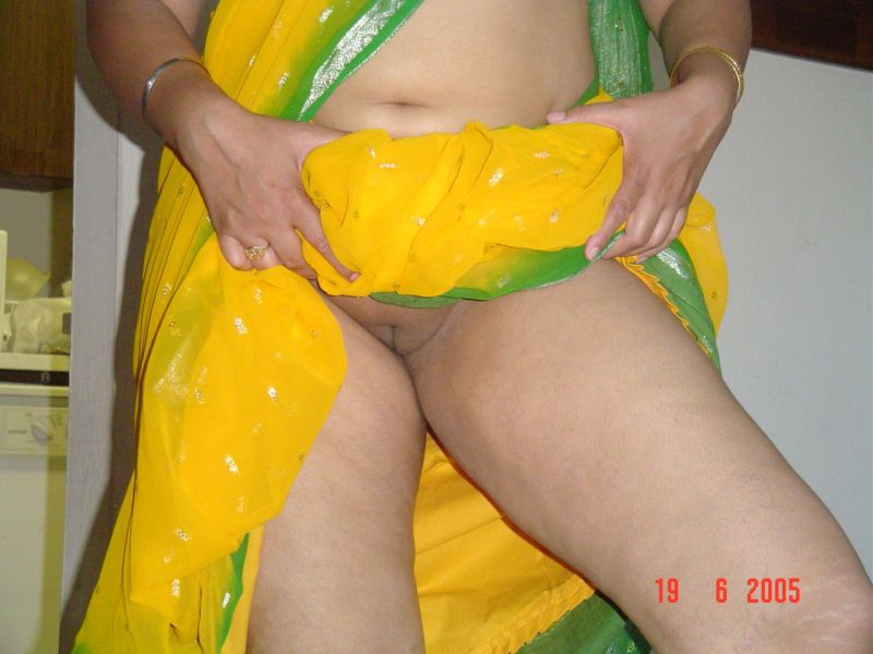 indian aunty hairy pussy spread