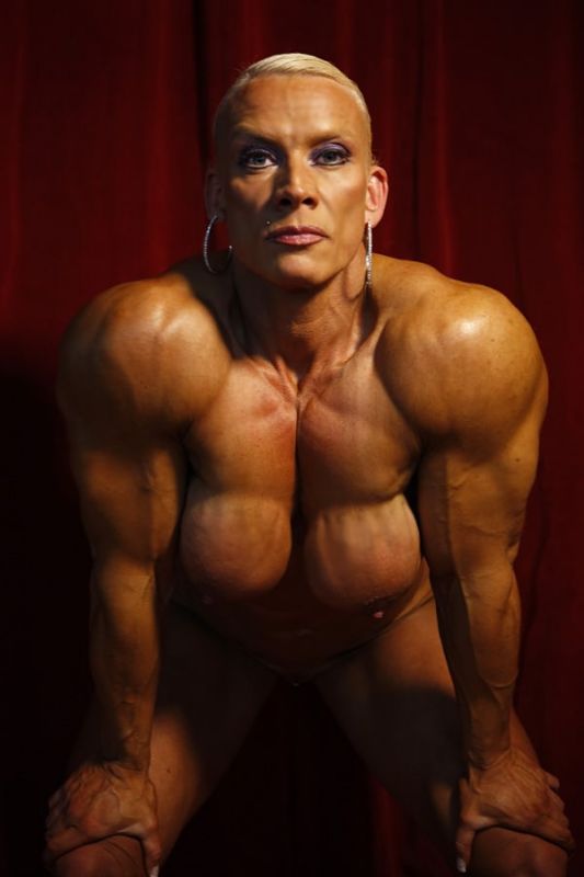 nude female bodybuilding contest