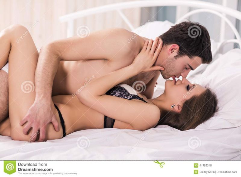 romantic love in bed