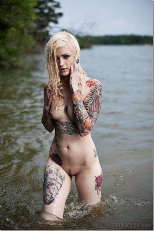 sexy tattooed blonde