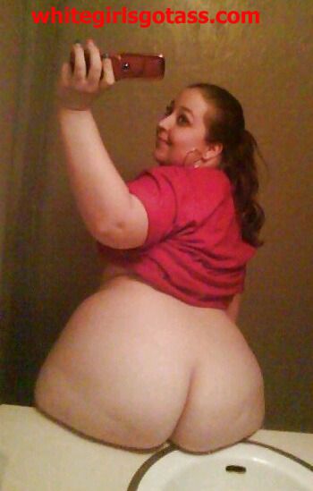 fat butt white girls selfie