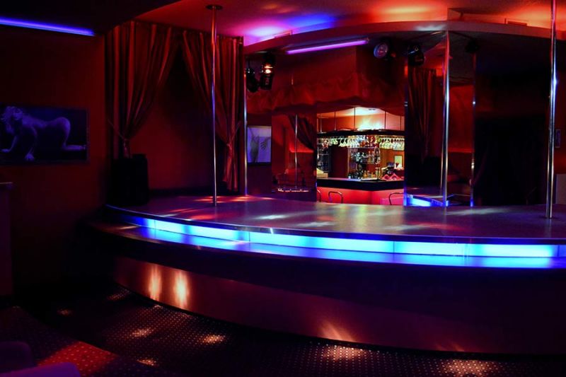 strip club vip lounge with girls room