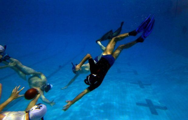 underwater golf