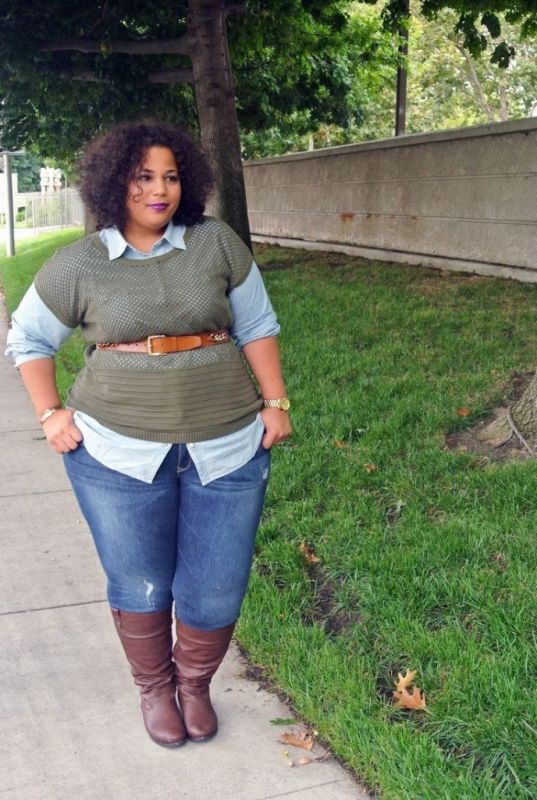 curvy woman in boots
