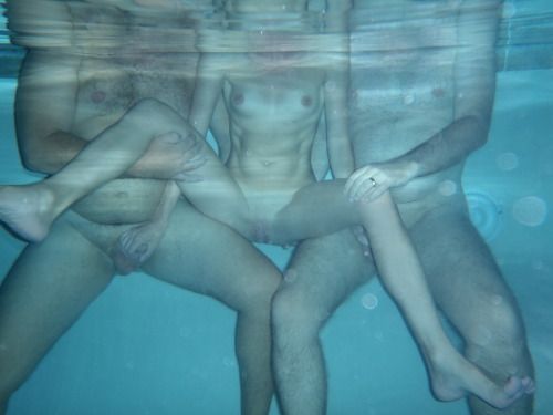 Naked couple at the pool - Sex photo