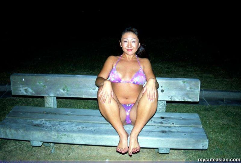 nude girls outdoors