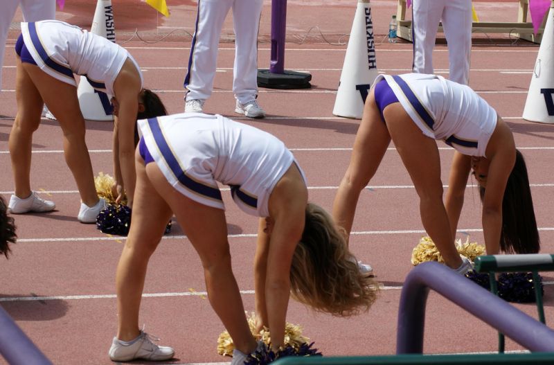 drunk cheerleaders show it all