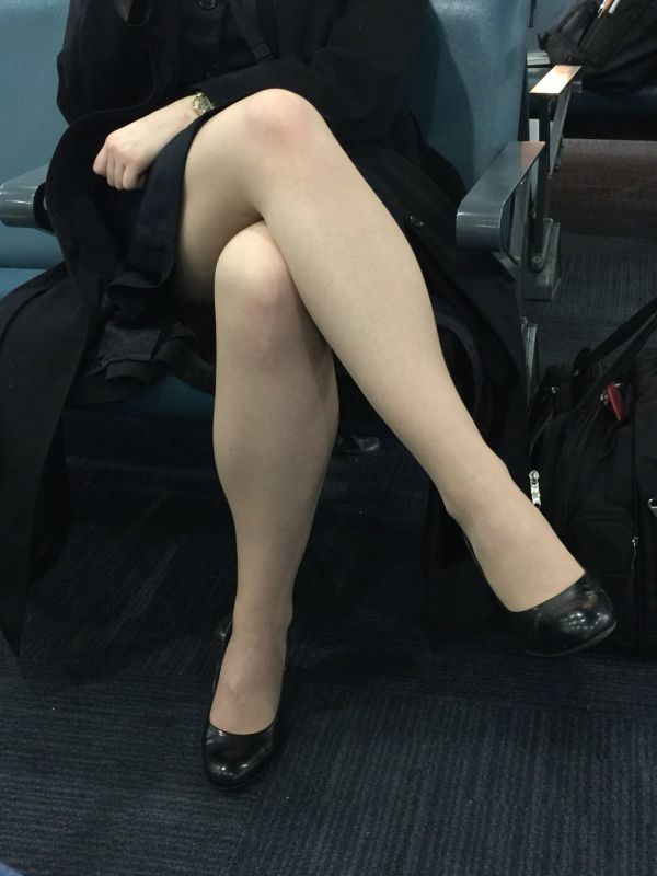 candid sexy legs