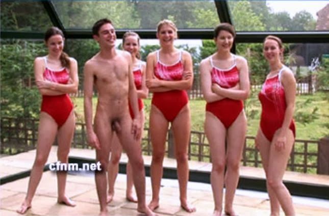women nude swimming swim team