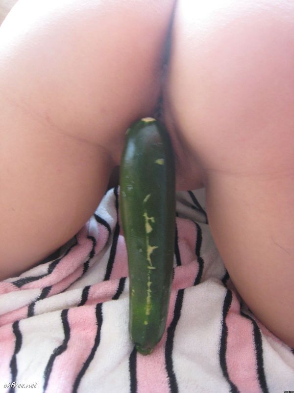 Girl Masturbating With Zucchini