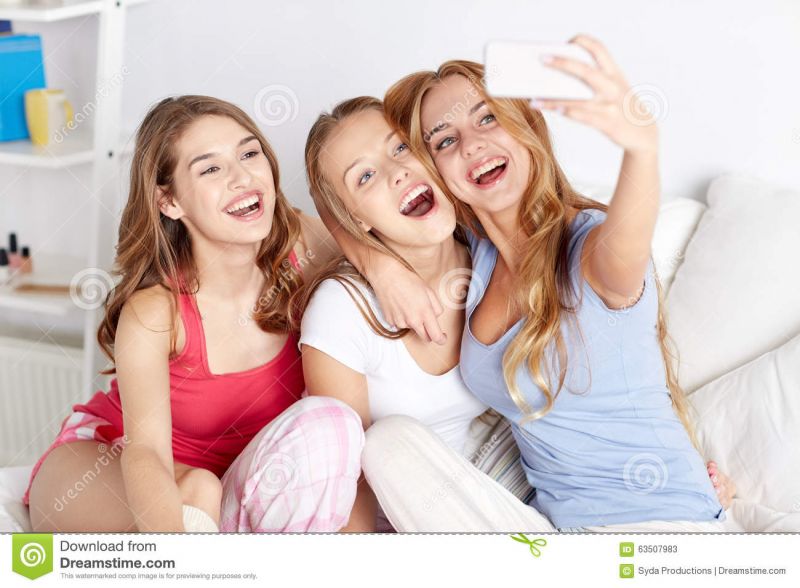 funny girls friendship