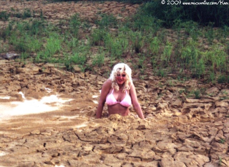 naked girls in quicksand