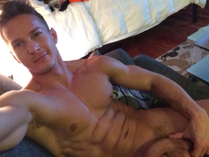 military men nude cum selfies