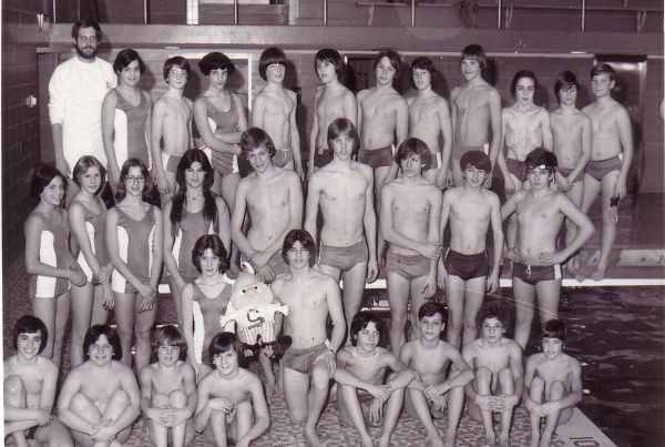 nude female swim team
