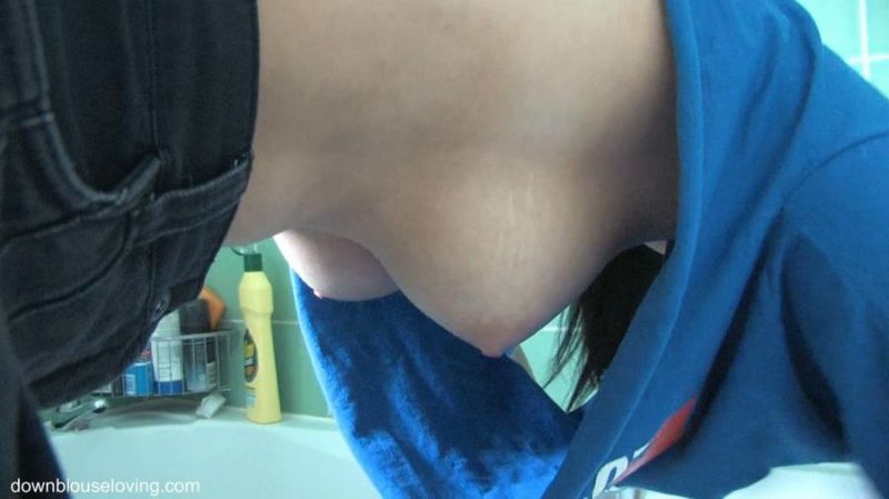 amature boob accidentally pops out
