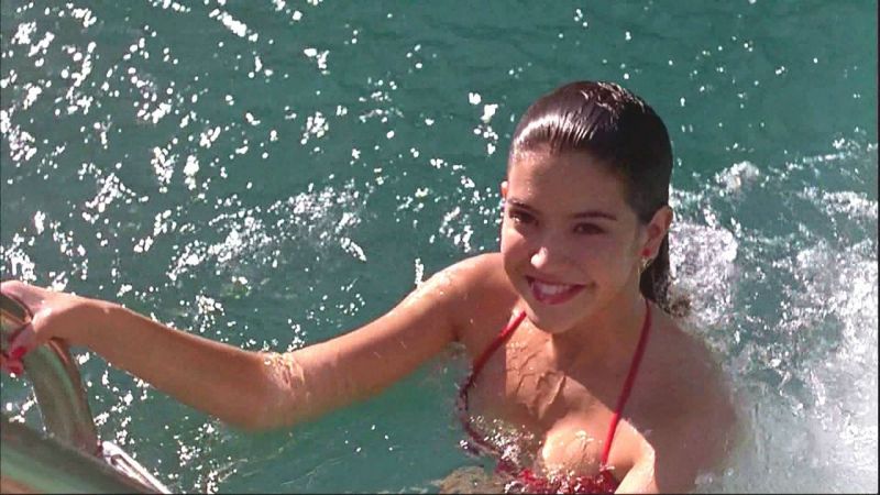phoebe cates getting out of pool