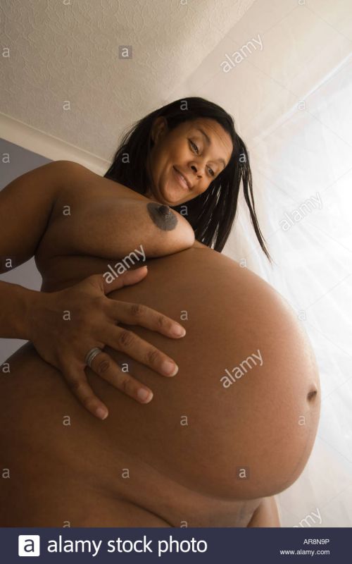naked ebony pregnant models
