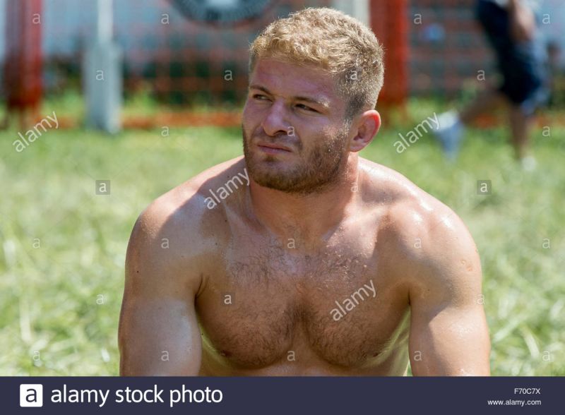 gay bodybuilder wrestling
