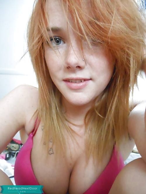 beautiful curvy redhead selfie