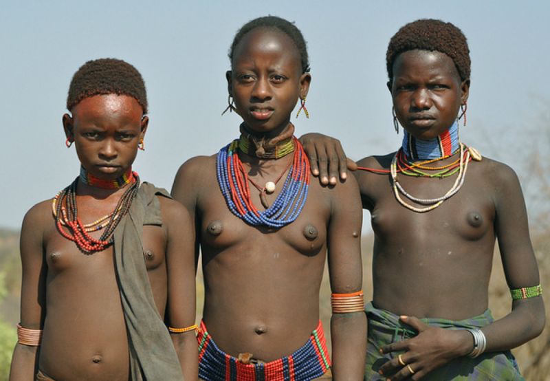 african tribal girls without dress