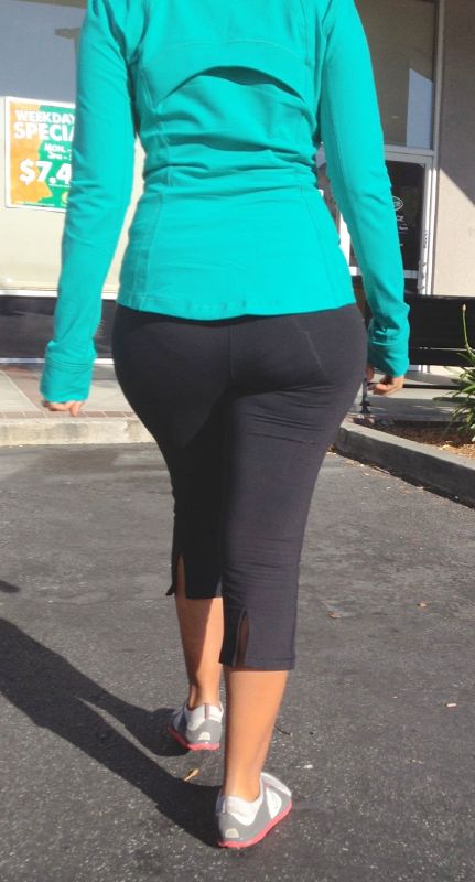 fat booty in leggings