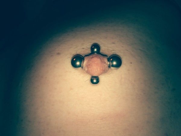 nipple piercing in woman