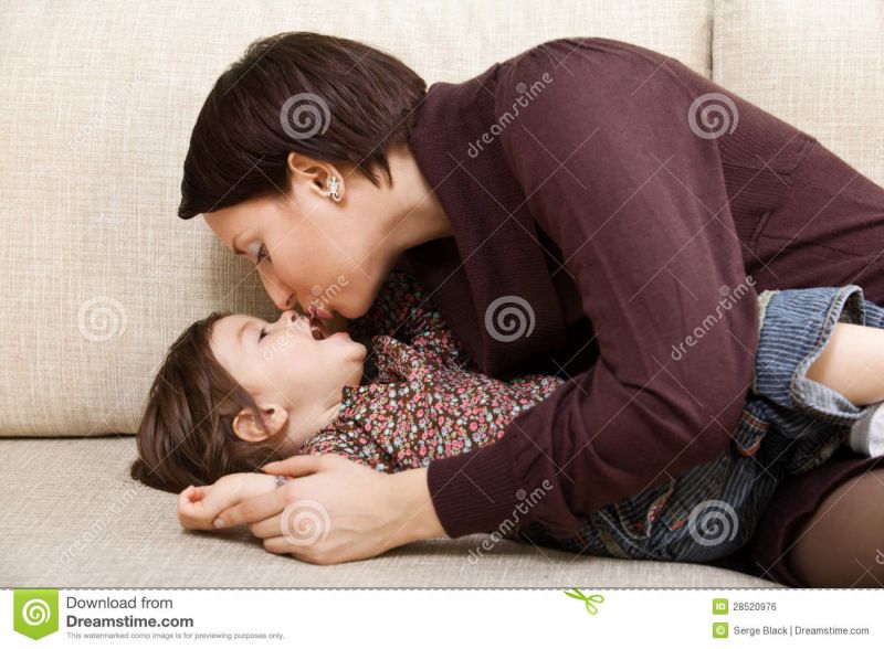 mother kissing daughter inappropriate