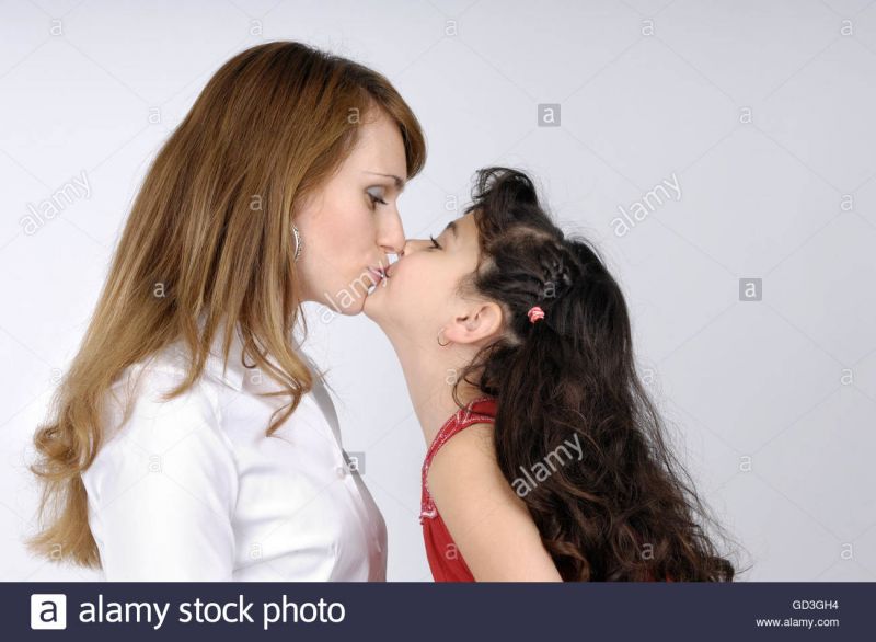 mother daughter kissing selfies