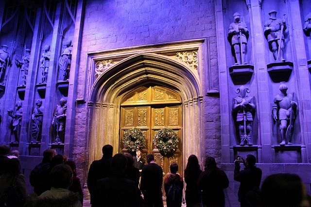 hogwarts entrance gates