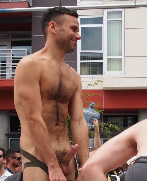 Male Nudes In Public