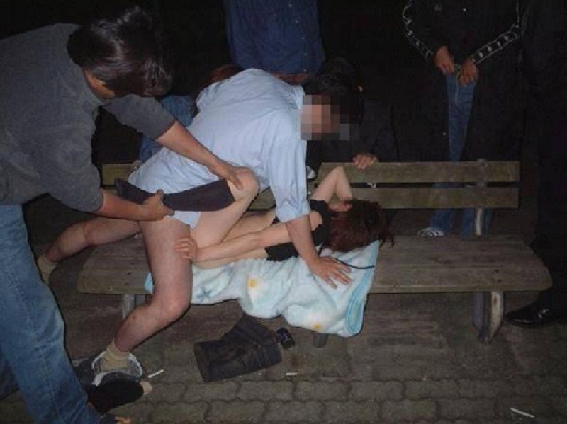 wife gets fingered at party