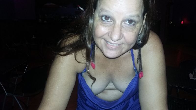 wife downblouse