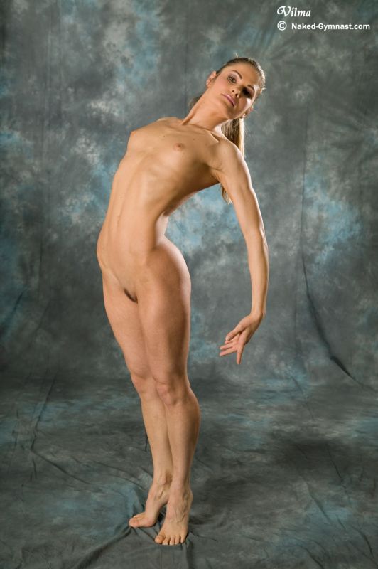 nude flexible girls split