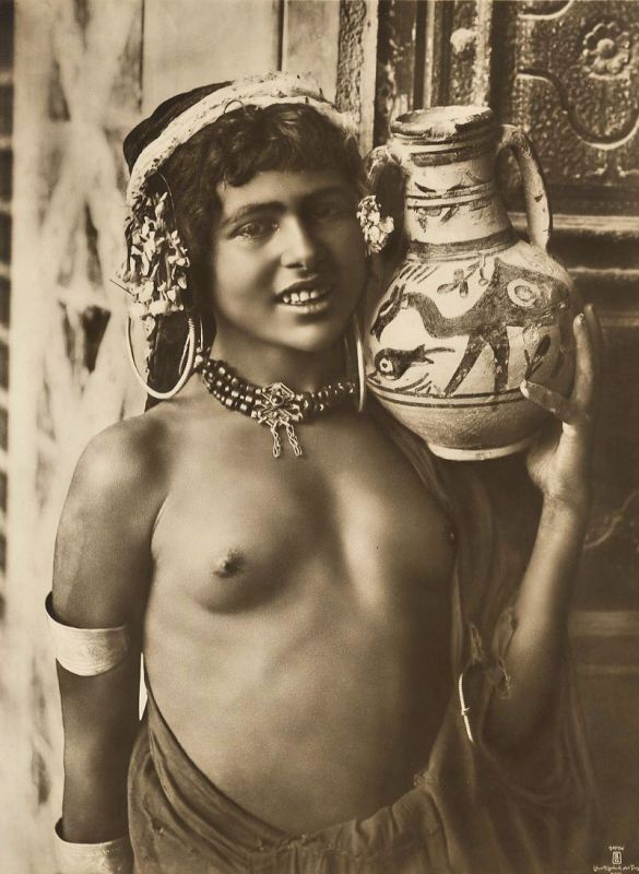 vintage nude girls slaves