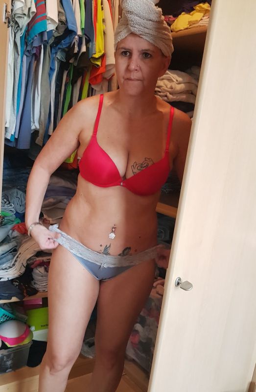 tight cleavage cum on her