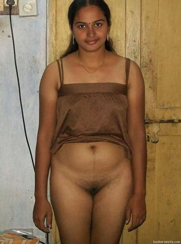 indian aunty showing hairy pussy